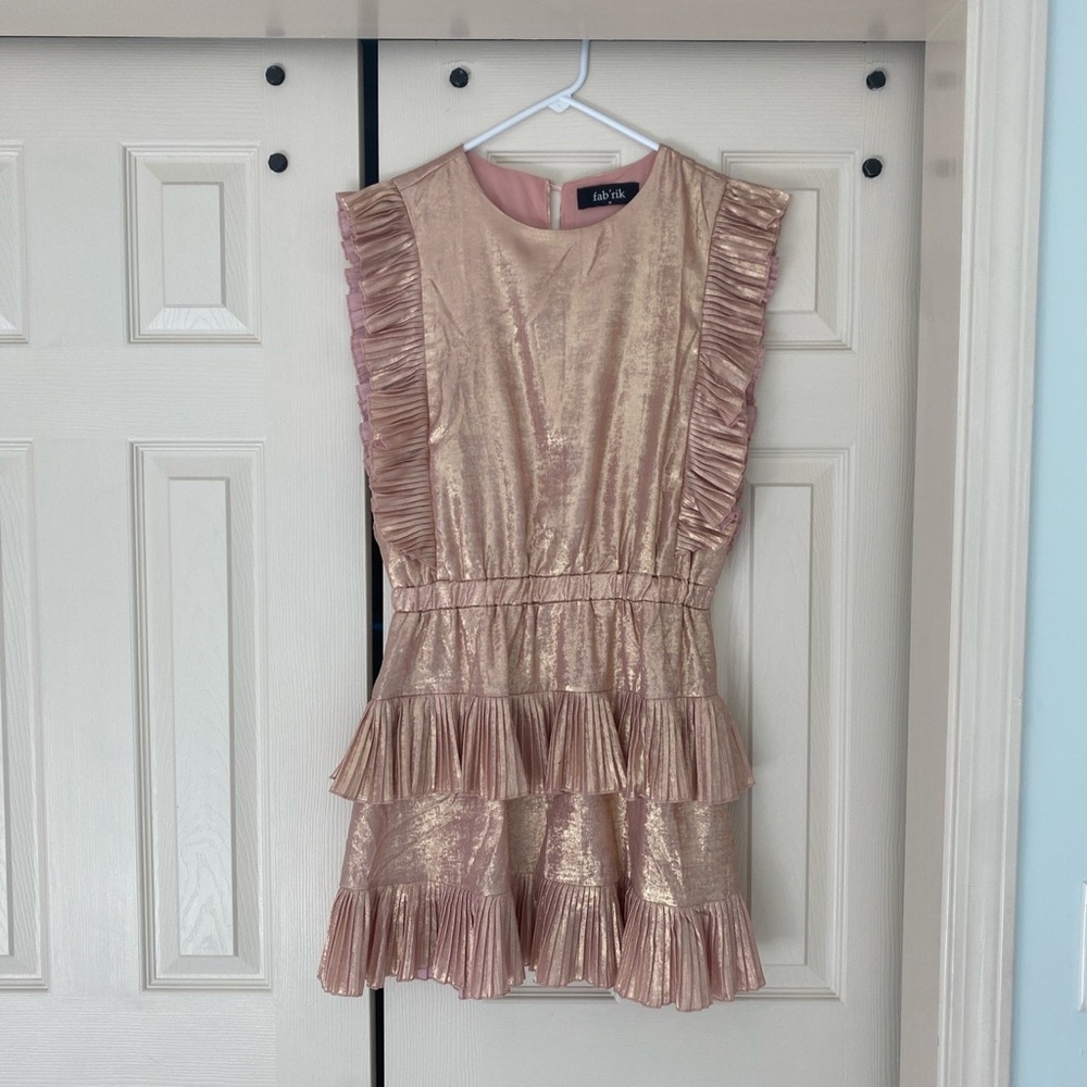 Pink shimmery fab’rik dress worn once for new years